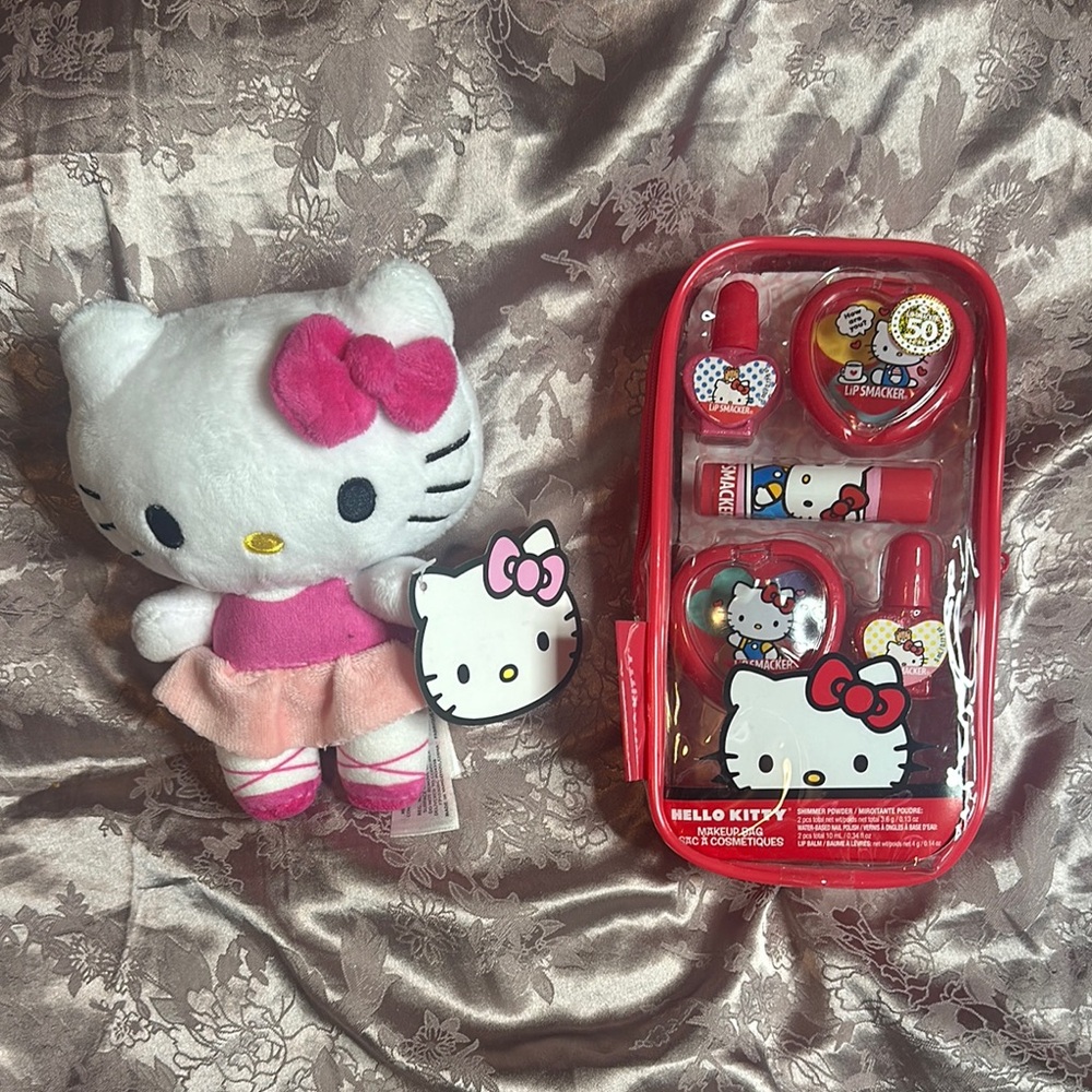 Hello Kitty Plush and Makeup Set - Pink and Red